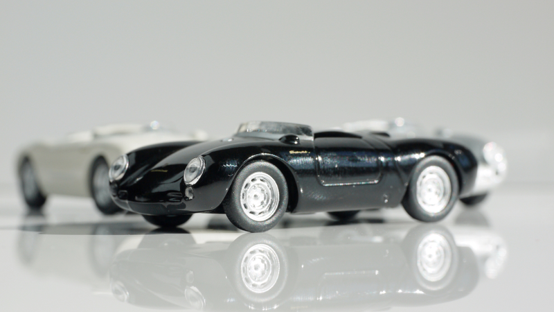 Illustration for article titled Kyosho Porsche 4 1/64 #85 - Projekt RennSport Käfer #5 - 1955 Porsche 550